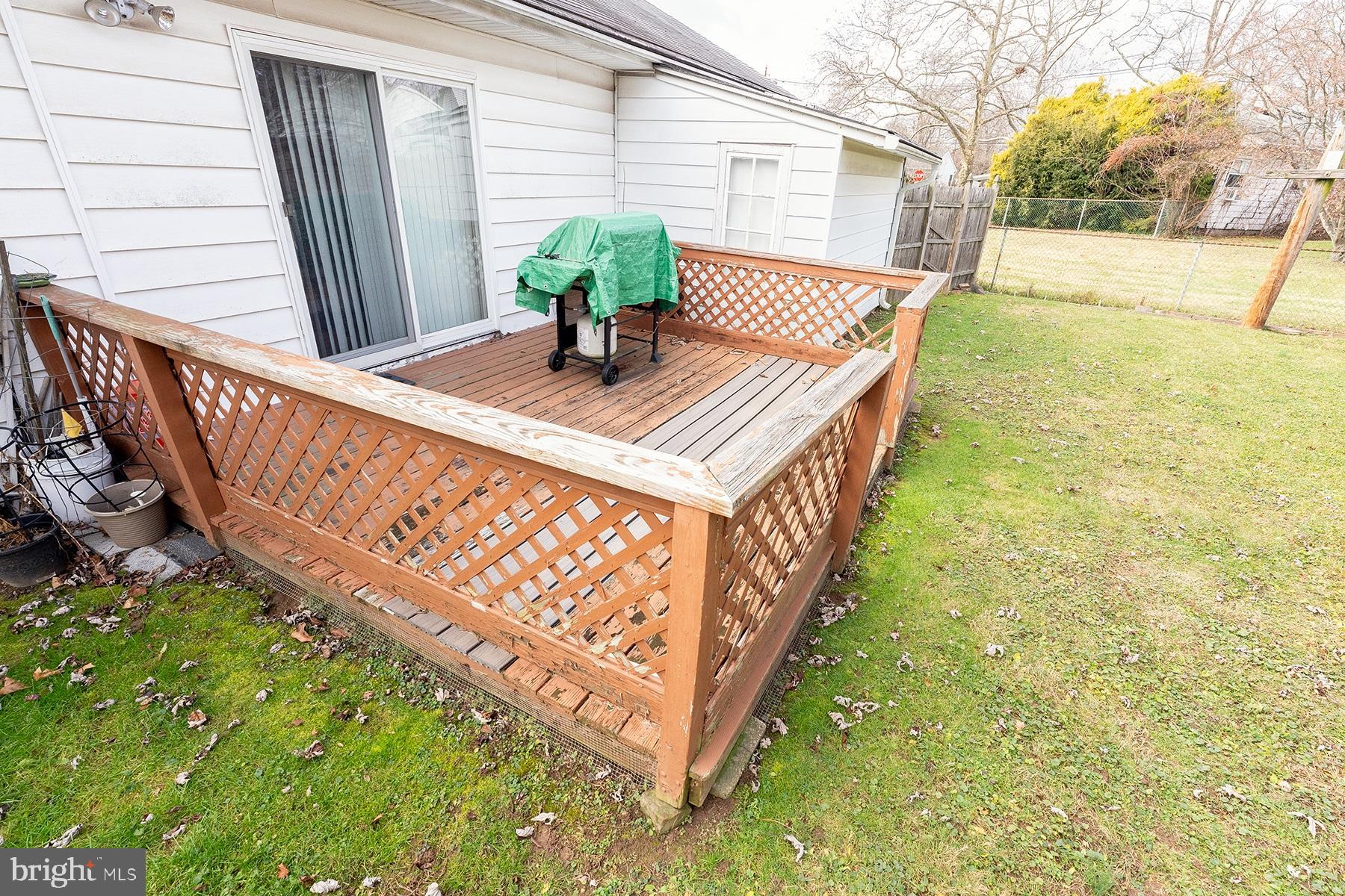 903 Lower Ferry Road Ewing, NJ 08628 - Photo 22 of 25 Back Yard Deck