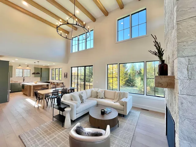 $1,650,000 | 3 Overbrook Drive, Unit THE OUTLOOK AT MOUNT SNOW, West Dover, VT 05356