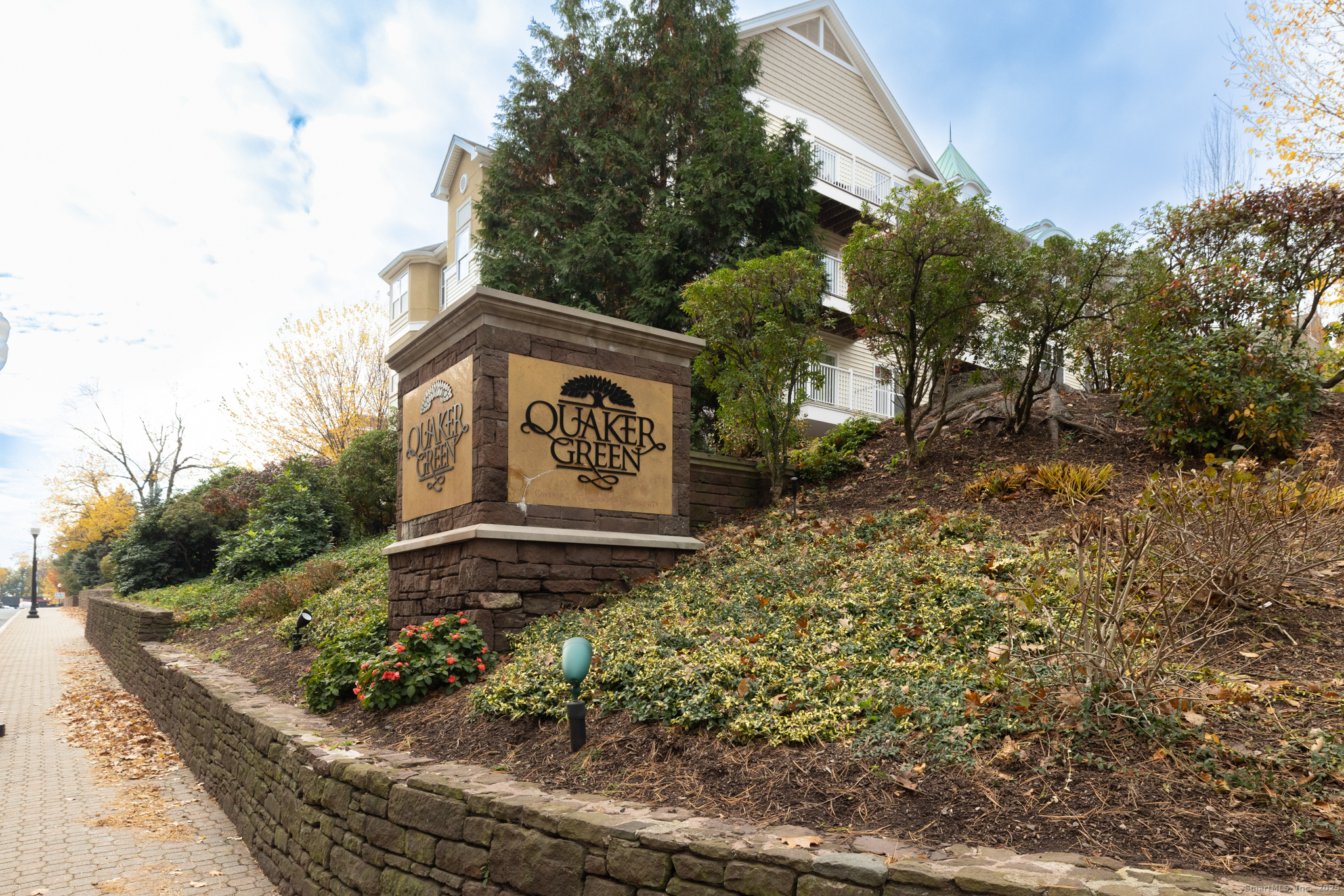 49 Park Pl Circle, Unit 49 West Hartford, CT 06110 - Photo 1 of 33 a view of a sign board