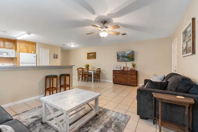 $1,750 | 620 Foster Street, Tomball, TX 77375