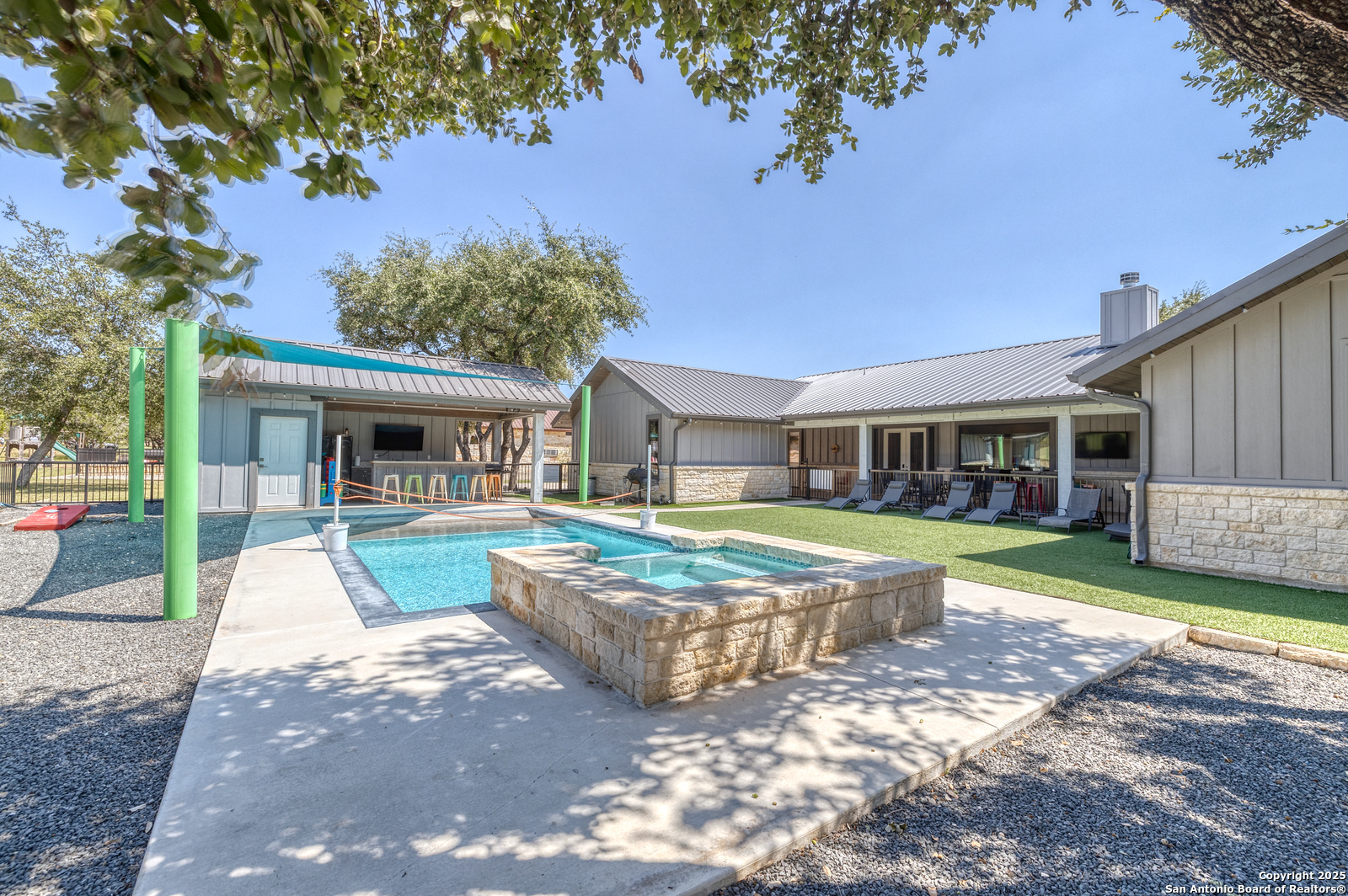 989 Mountain Valley Road Concan, TX 78838 - Photo 5 of 35 Gallery Image 5