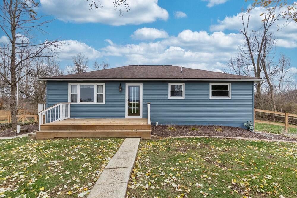 860 Becks Knob Road Southwest Lancaster, OH 43130 - Photo 3 of 24 1R6A2786-HDR