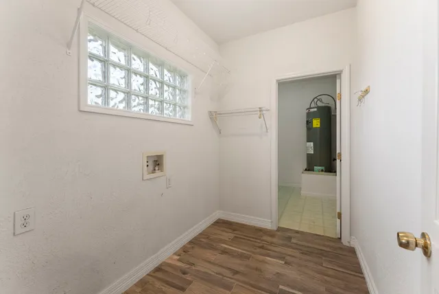 $2,700 | 13942 Longstreet Road, Willis, TX 77318