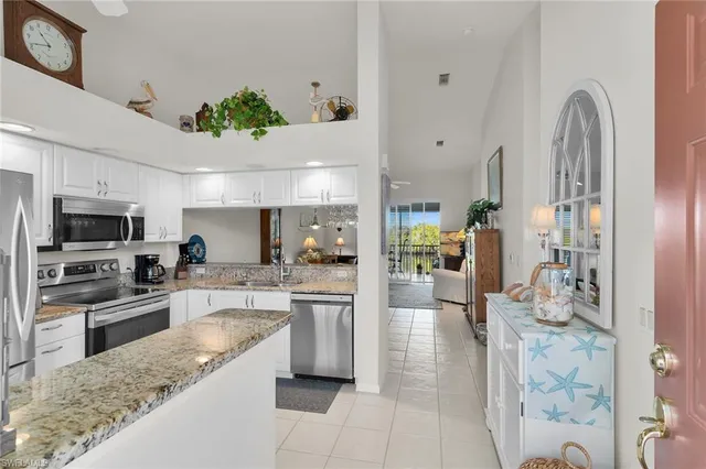 $375,000 | 278 Newport Drive, Unit 206, Naples, FL 34114