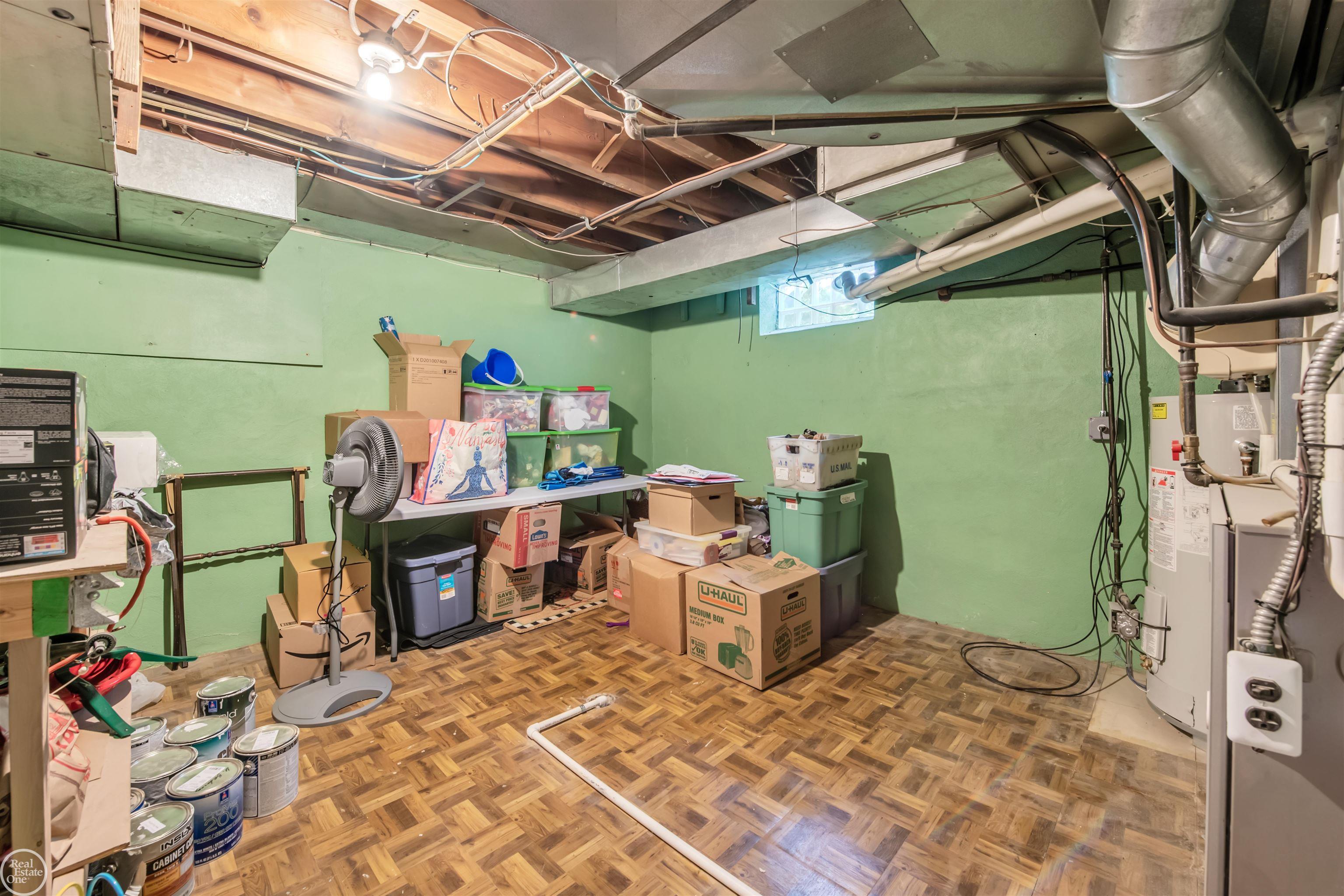 267 Moran Road Grosse Pointe, MI 48236 - Photo 34 of 42 50111427-33.JPG
