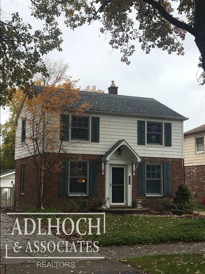 1704 Roslyn Road Grosse Pointe, MI 48236 - Photo 1 of 1