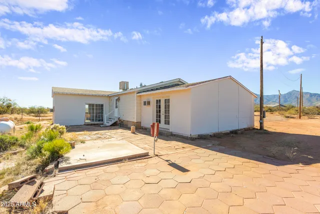 $165,000 | 6711 South Rockspring Lane, Hereford, AZ 85615