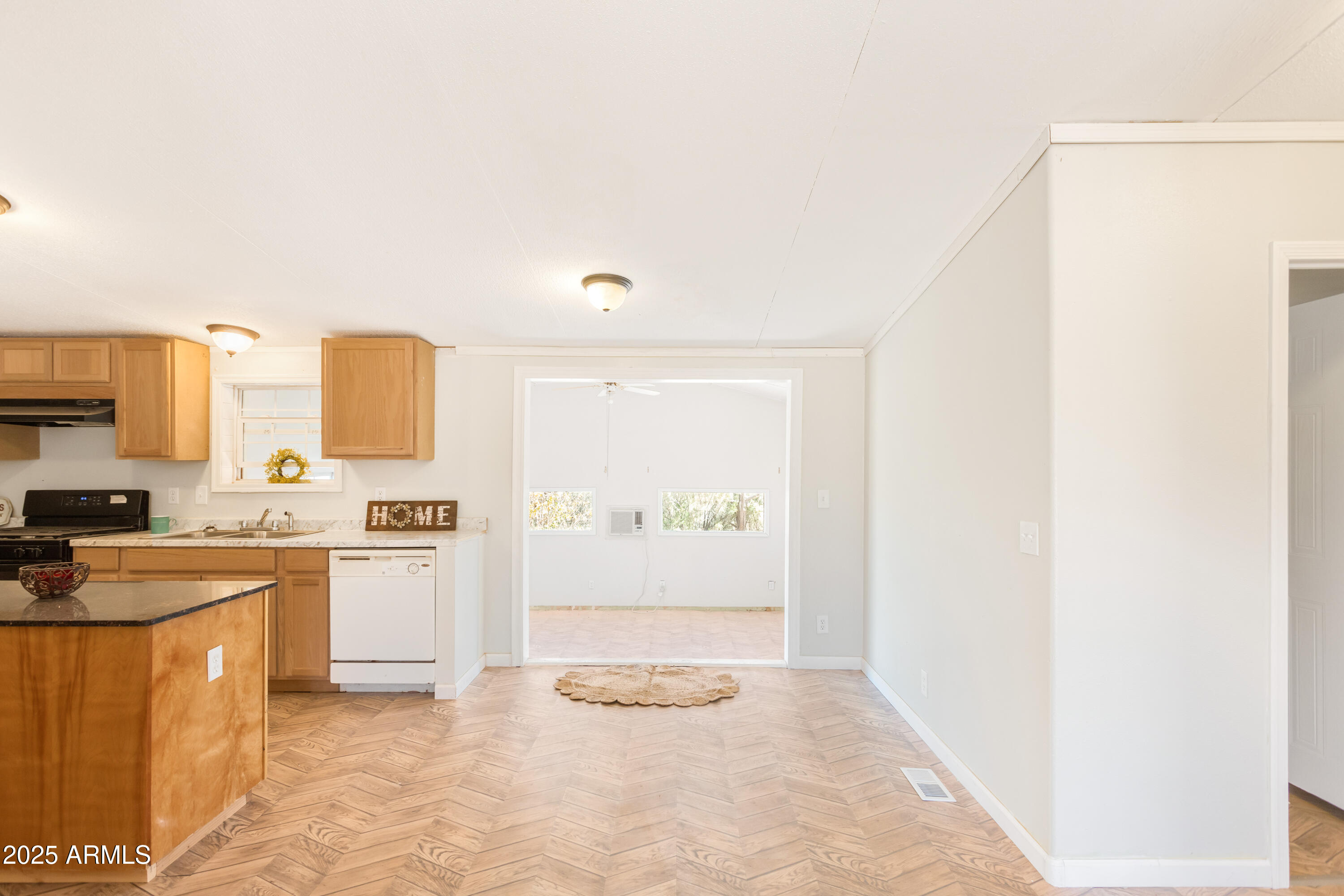 6711 South Rockspring Lane Hereford, AZ 85615 - Photo 7 of 40 IMG_5342