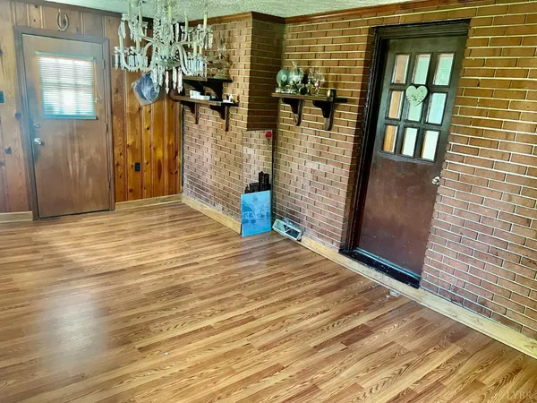 $290,000 | 457 Amelon Road, Madison Heights, VA 24572