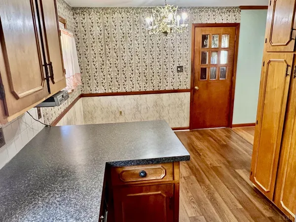 $290,000 | 457 Amelon Road, Madison Heights, VA 24572