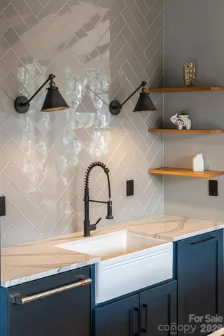 $1,590,000 | 208 Glenroy Court, Flat Rock, NC 28731