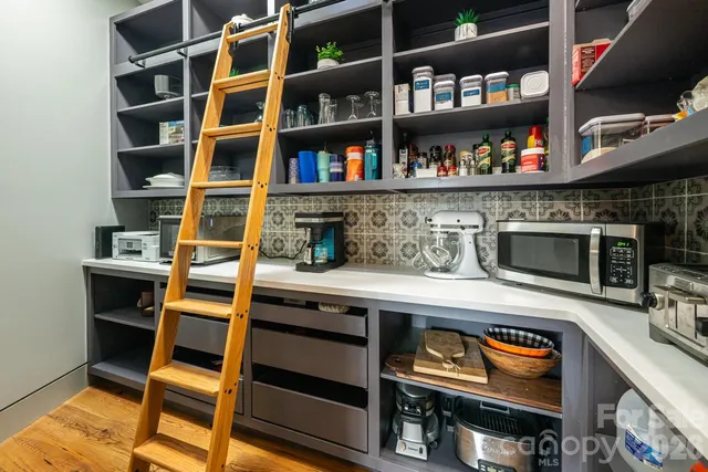 $1,590,000 | 208 Glenroy Court, Flat Rock, NC 28731