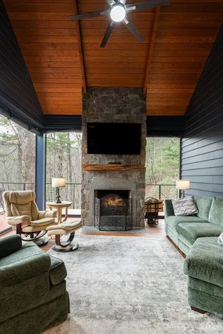 $1,590,000 | 208 Glenroy Court, Flat Rock, NC 28731