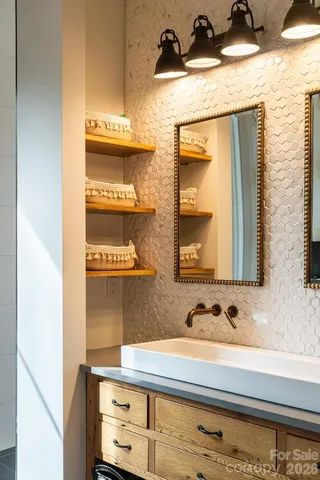 $1,590,000 | 208 Glenroy Court, Flat Rock, NC 28731