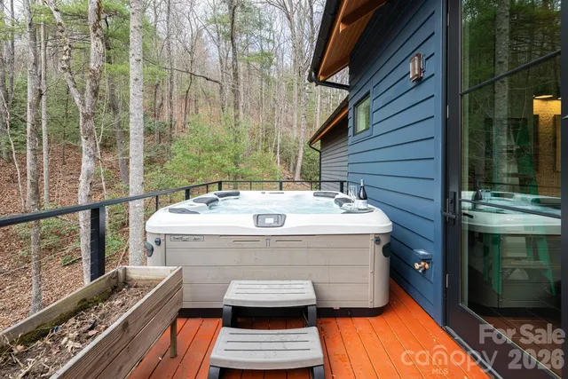 $1,590,000 | 208 Glenroy Court, Flat Rock, NC 28731