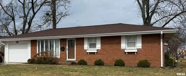 $159,000 | 1827 West Winnebago Drive, Peoria, IL 61614