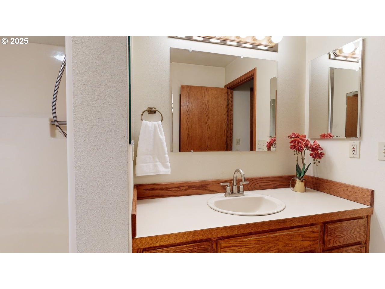308 Winchuck River Road Brookings, OR 97415 - Photo 14 of 35 Bathroom