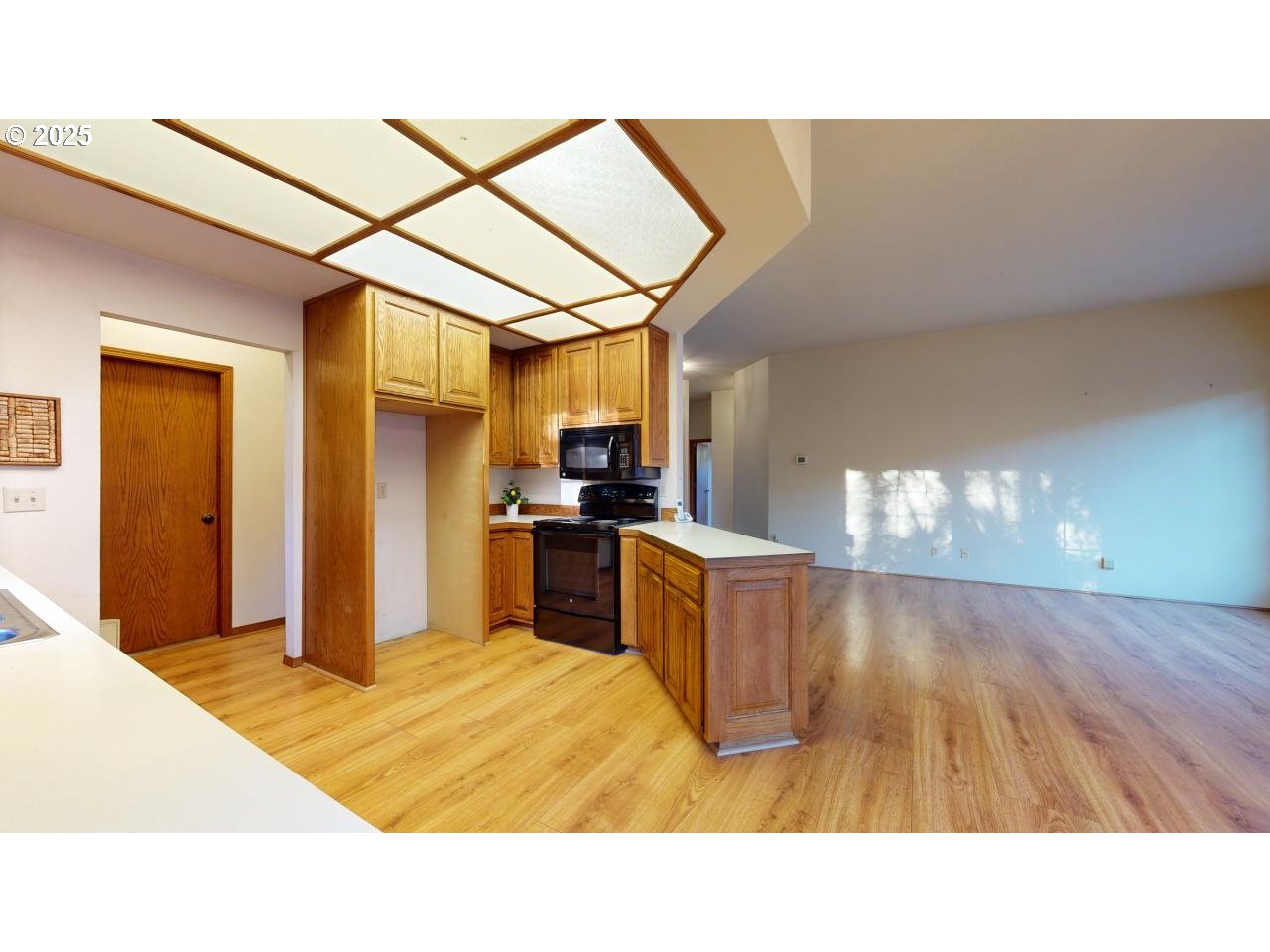 308 Winchuck River Road Brookings, OR 97415 - Photo 10 of 35 Kitchen