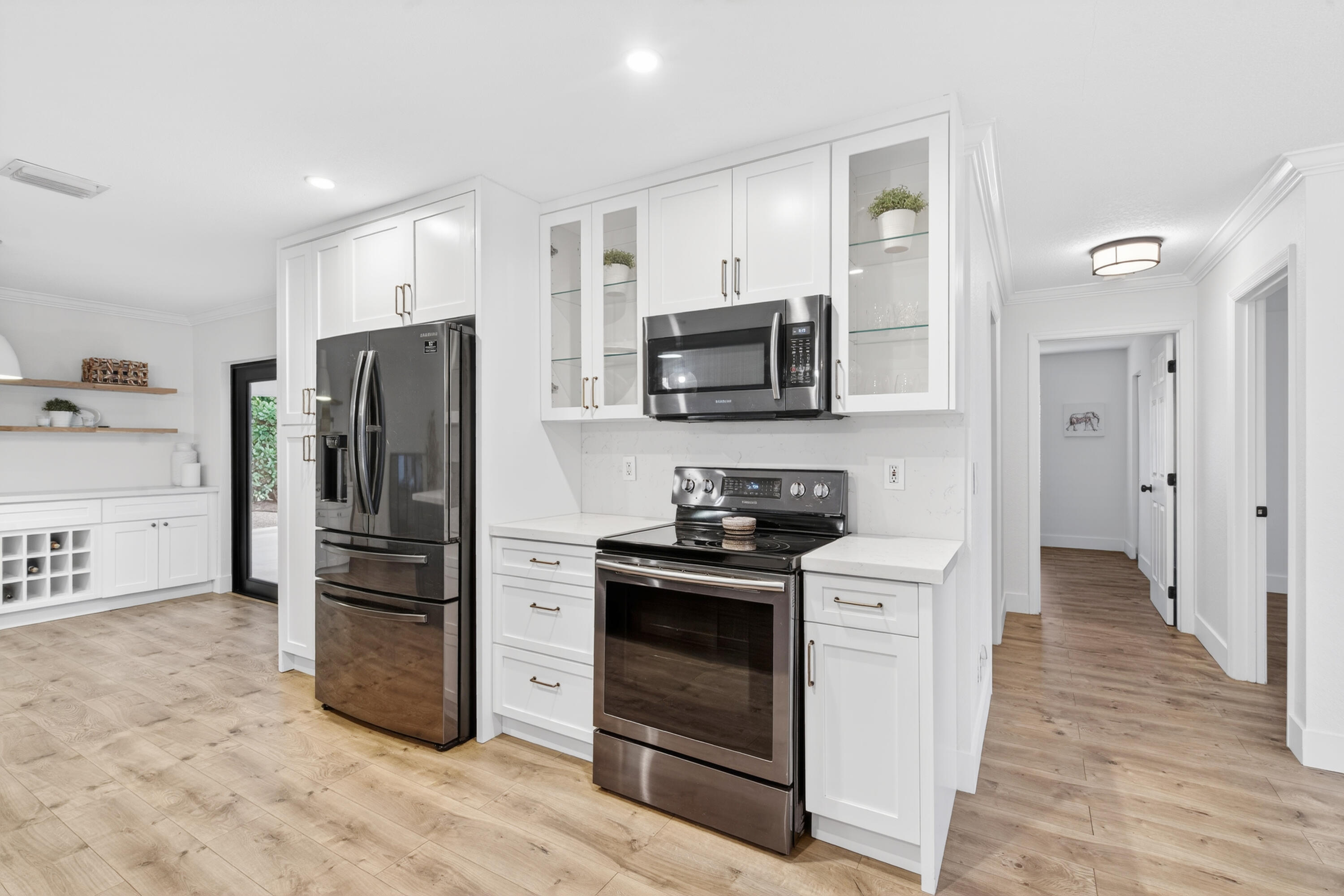 1014 Avon Road West Palm Beach, FL 33401 - Photo 11 of 50 010626_2-57