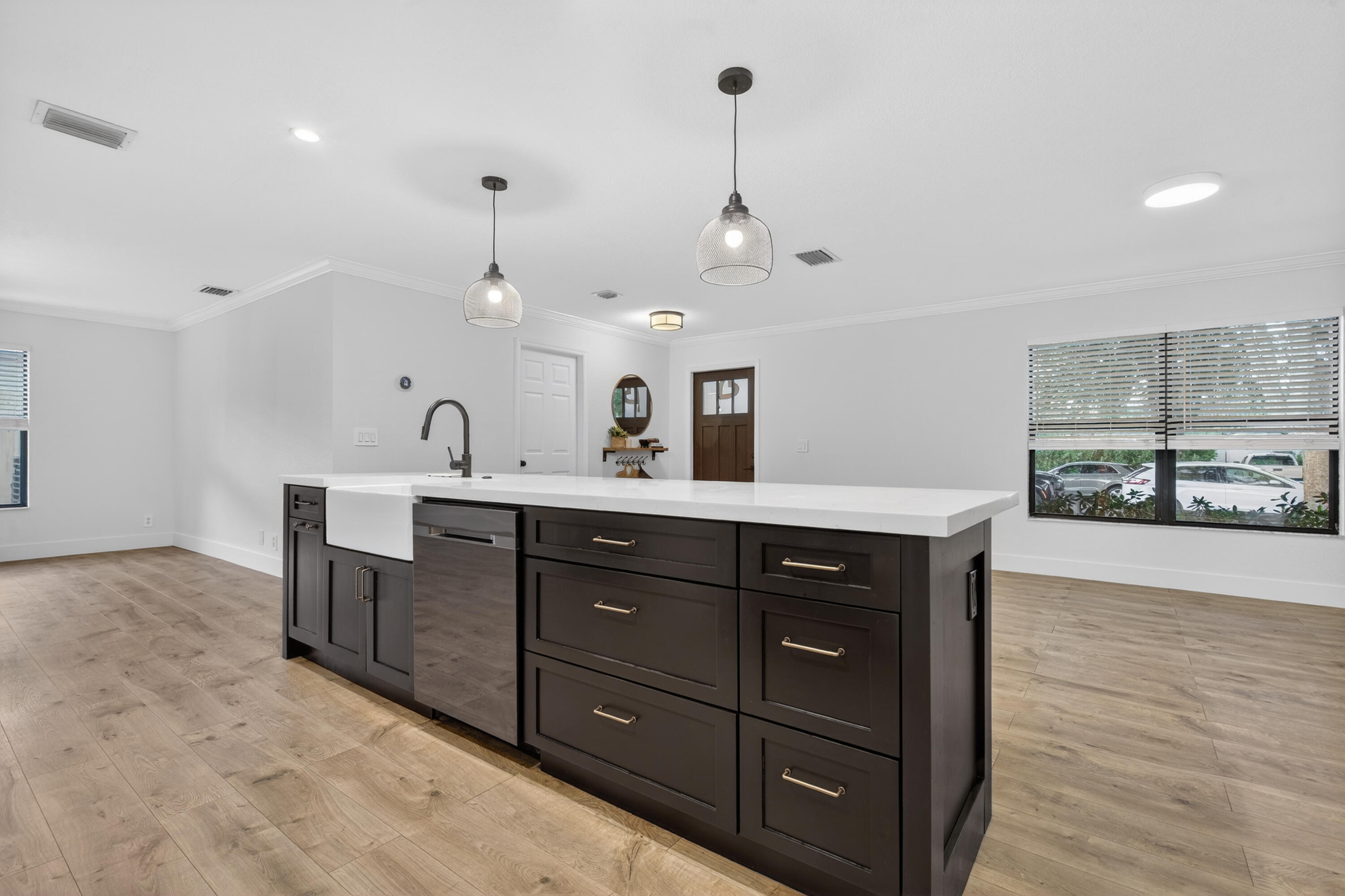 1014 Avon Road West Palm Beach, FL 33401 - Photo 12 of 50 010626_2-50