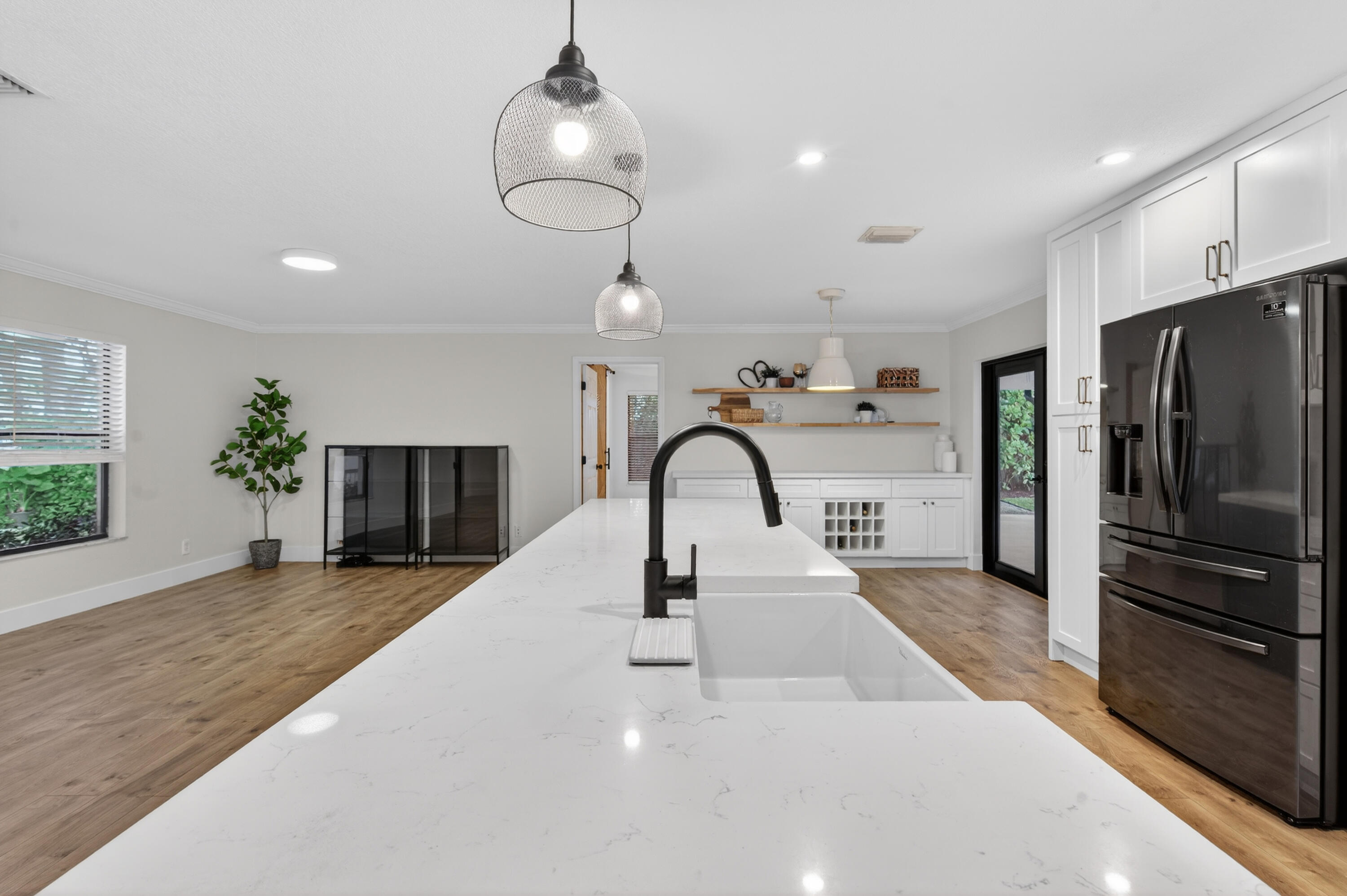 1014 Avon Road West Palm Beach, FL 33401 - Photo 13 of 50 010626_2-63