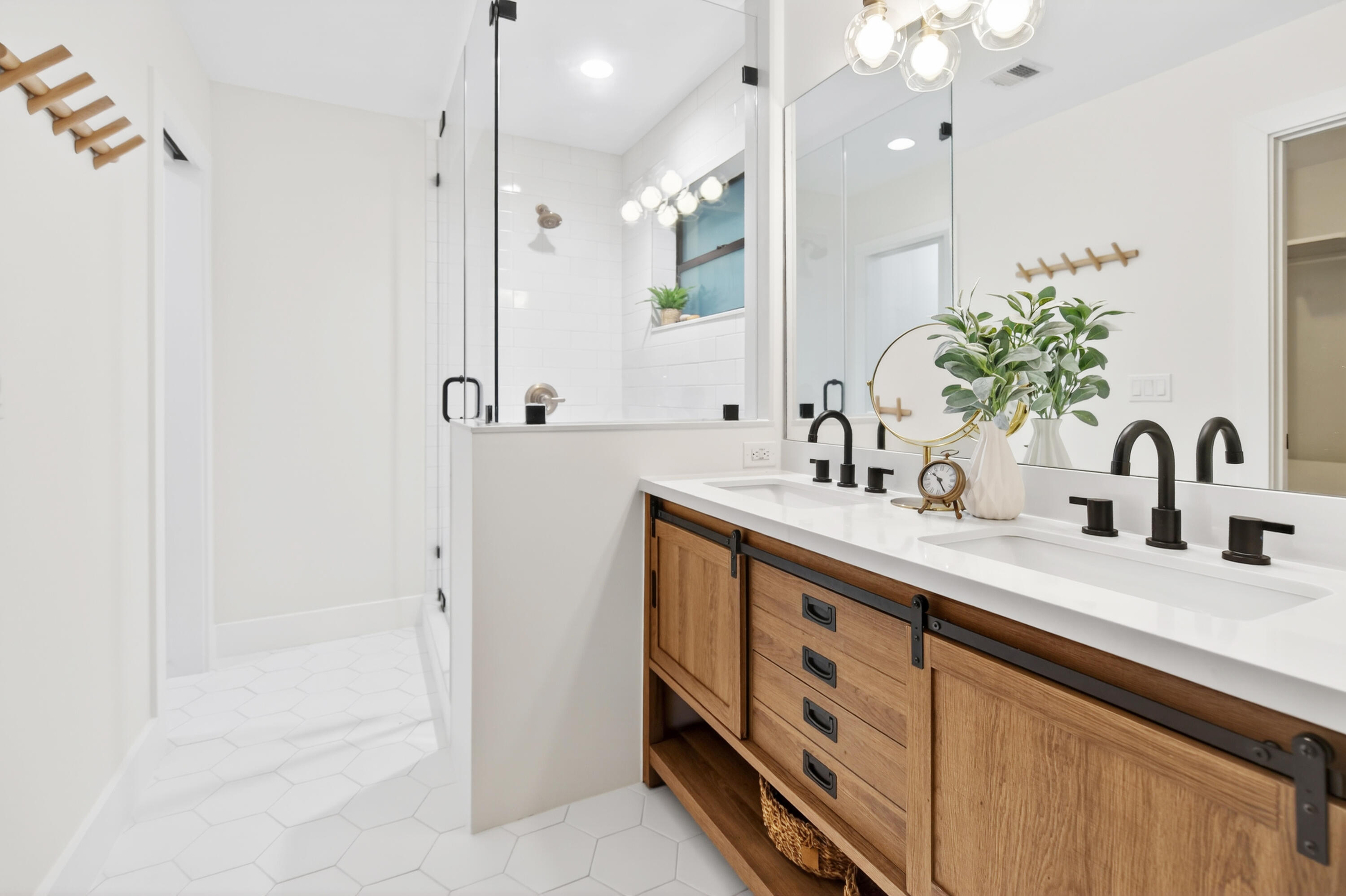 1014 Avon Road West Palm Beach, FL 33401 - Photo 30 of 50 010626-464