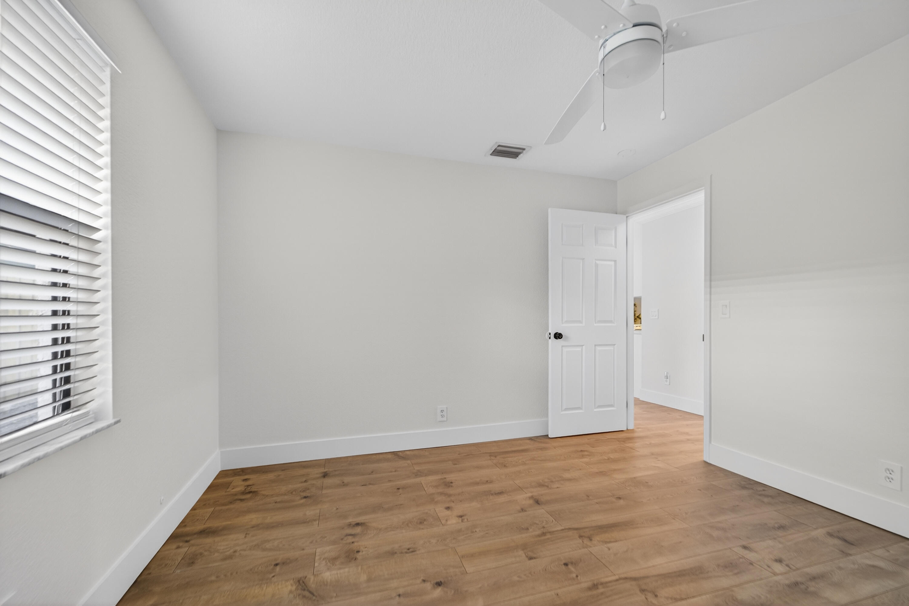 1014 Avon Road West Palm Beach, FL 33401 - Photo 39 of 50 010626-409