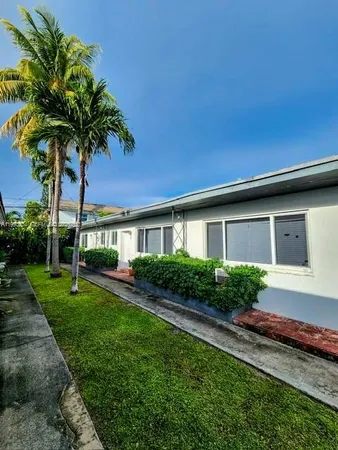$1,900 | 805 81st Street, Unit 2, Miami Beach, FL 33141