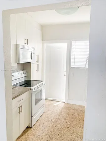$1,900 | 805 81st Street, Unit 2, Miami Beach, FL 33141