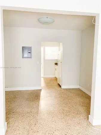 $1,900 | 805 81st Street, Unit 2, Miami Beach, FL 33141