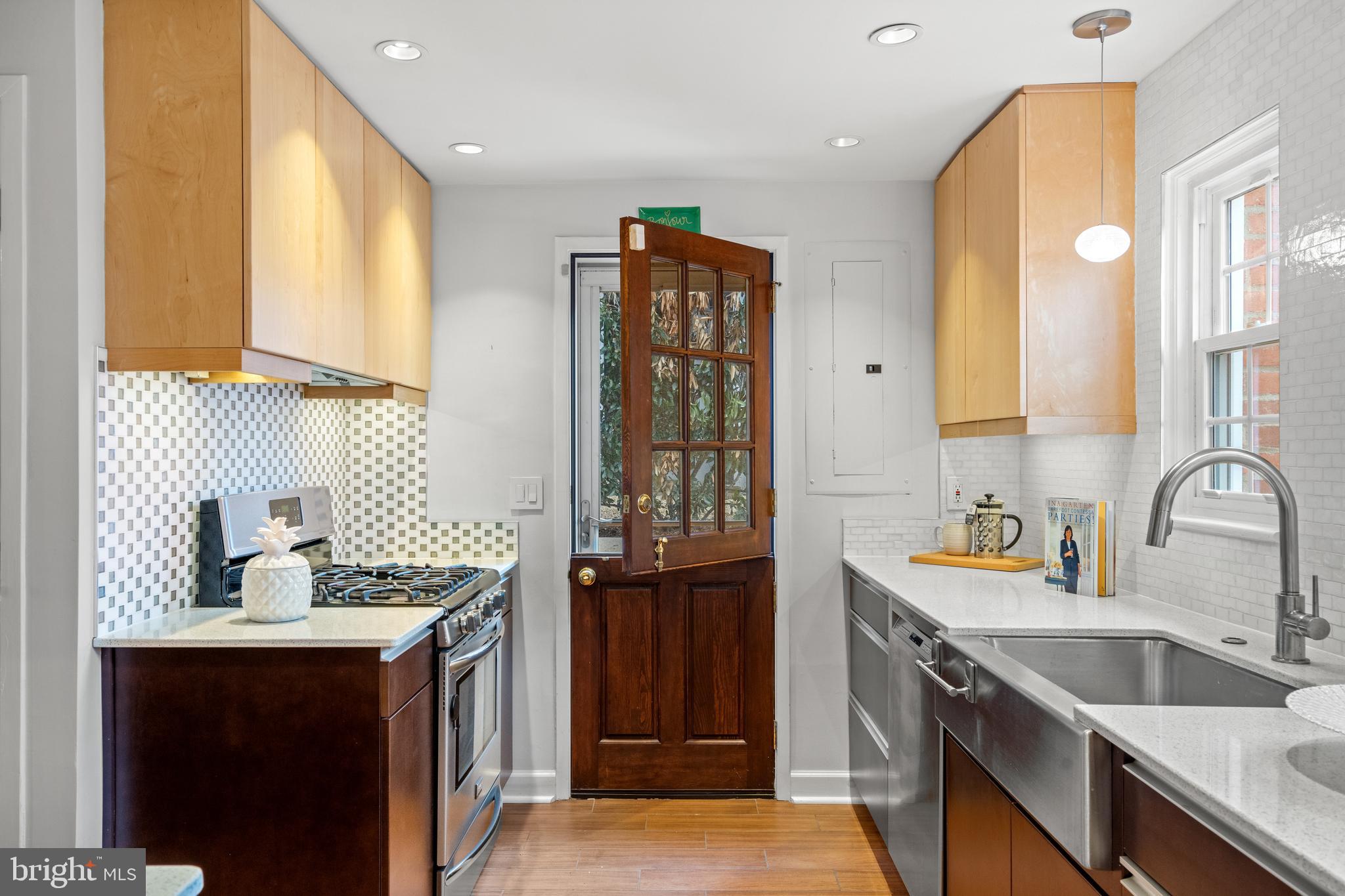 3214 19th Road North Arlington, VA 22201 - Photo 11 of 44 Kitchen