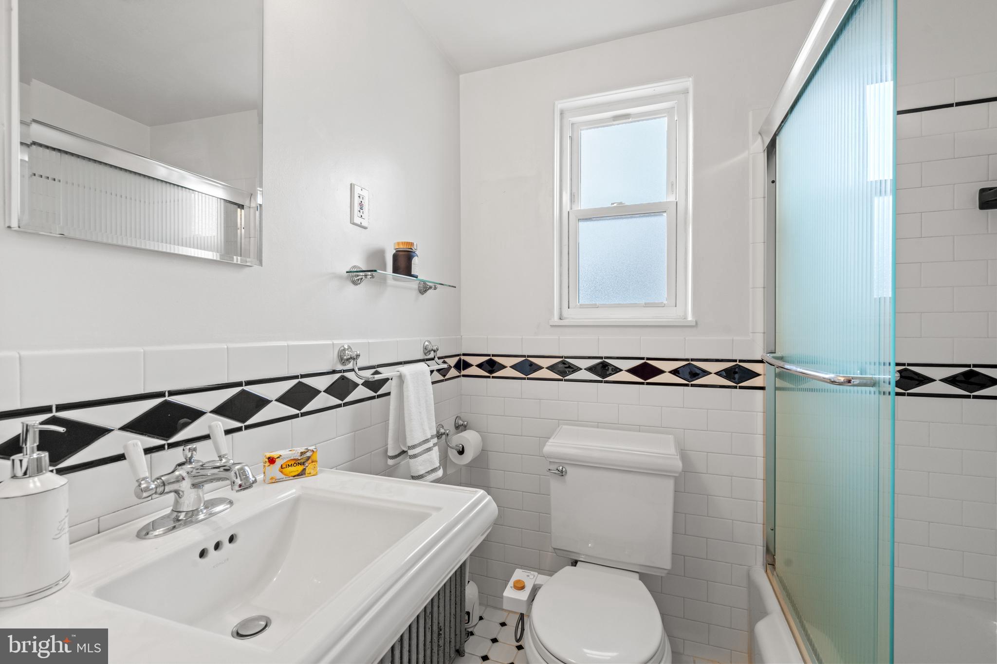 3214 19th Road North Arlington, VA 22201 - Photo 28 of 44 Main Level Primary Full Bathroom