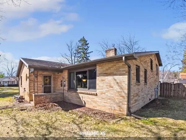 $299,900 | 924 Barbara Lane, Marinette, WI 54143
