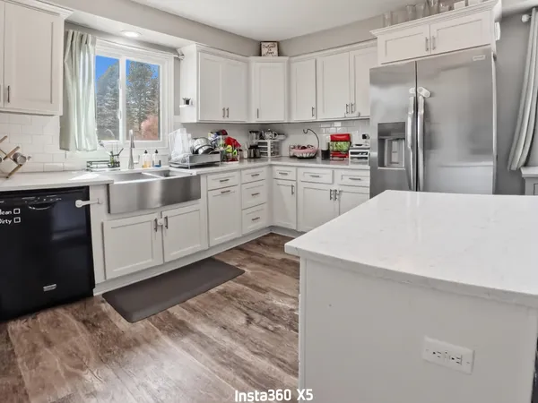 $299,900 | 924 Barbara Lane, Marinette, WI 54143
