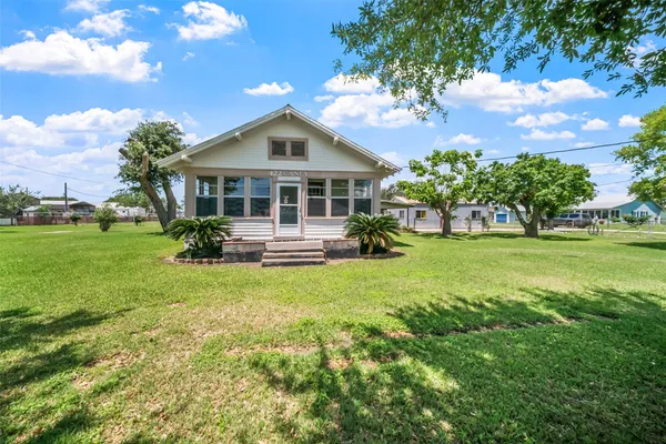 $250,000 | 422 Caney Street, Matagorda, TX 77457