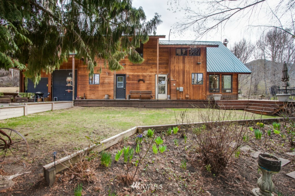 4755 Squilchuck Road Wenatchee, WA 98801 - Photo 2 of 23 Gallery Image 2