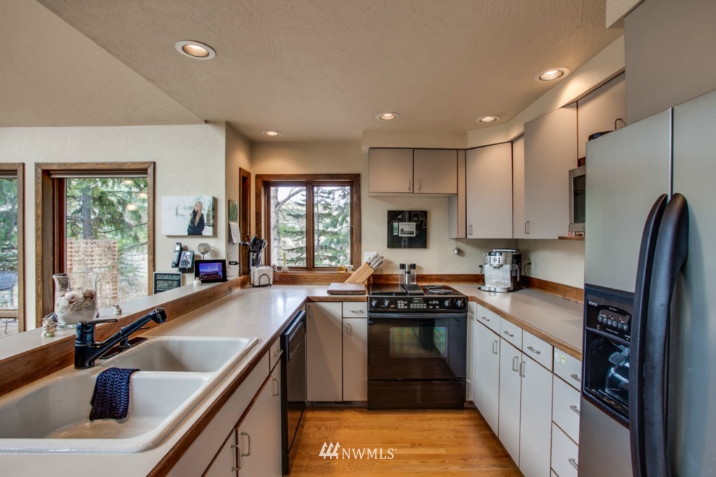 4755 Squilchuck Road Wenatchee, WA 98801 - Photo 12 of 23 Gallery Image 12