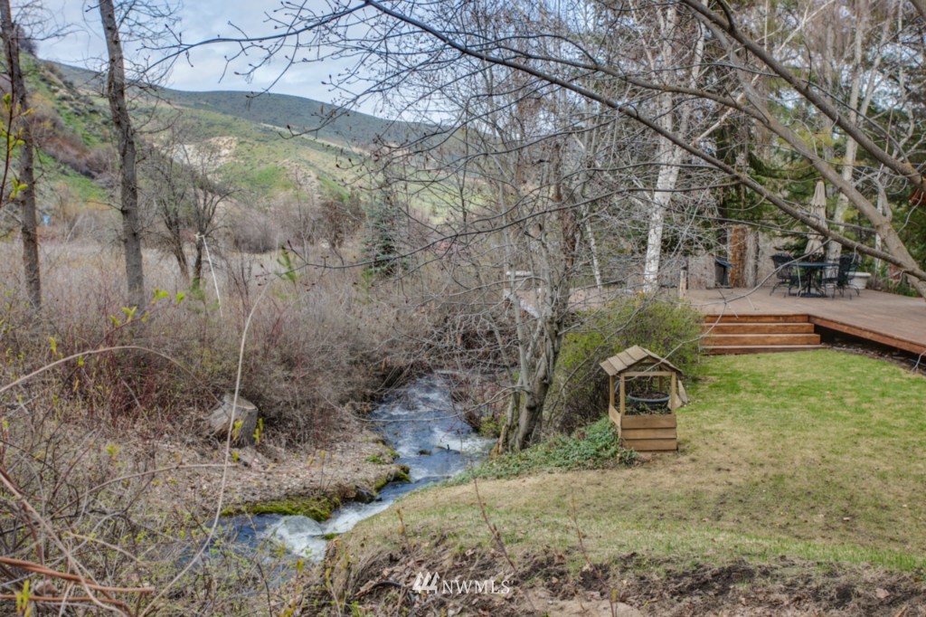 4755 Squilchuck Road Wenatchee, WA 98801 - Photo 16 of 23 Gallery Image 16