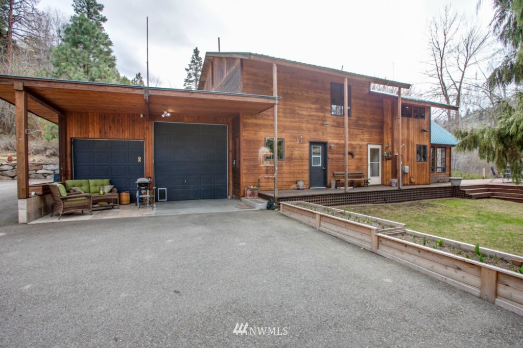 4755 Squilchuck Road Wenatchee, WA 98801 - Photo 3 of 23 Gallery Image 3
