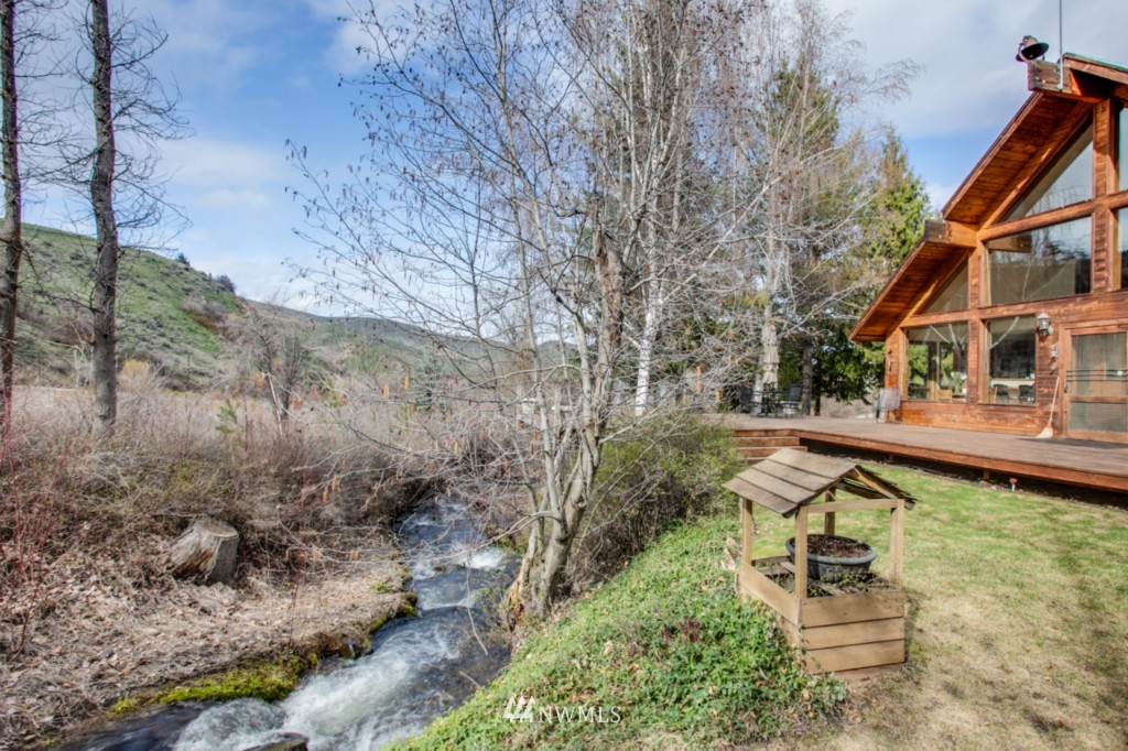 4755 Squilchuck Road Wenatchee, WA 98801 - Photo 5 of 23 Gallery Image 5