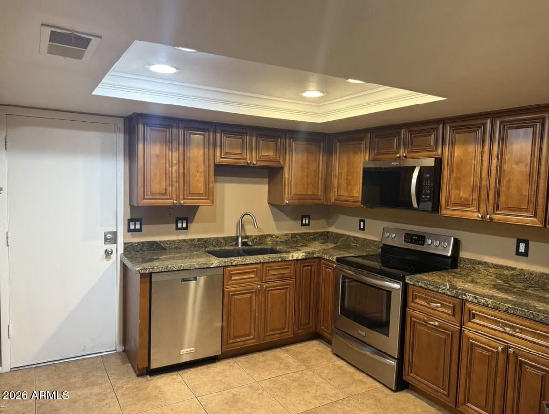 4122 West Calavar Road Phoenix, AZ 85053 - Photo 4 of 10 Calavar 3