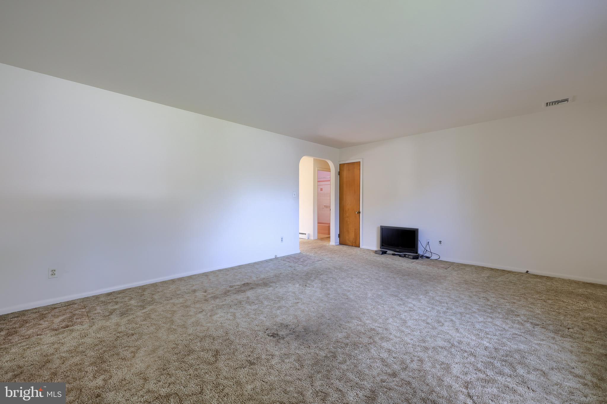 1606 Lambeth Road Lancaster, PA 17601 - Photo 3 of 31