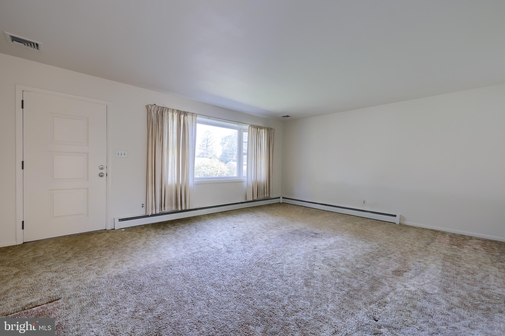 1606 Lambeth Road Lancaster, PA 17601 - Photo 4 of 31