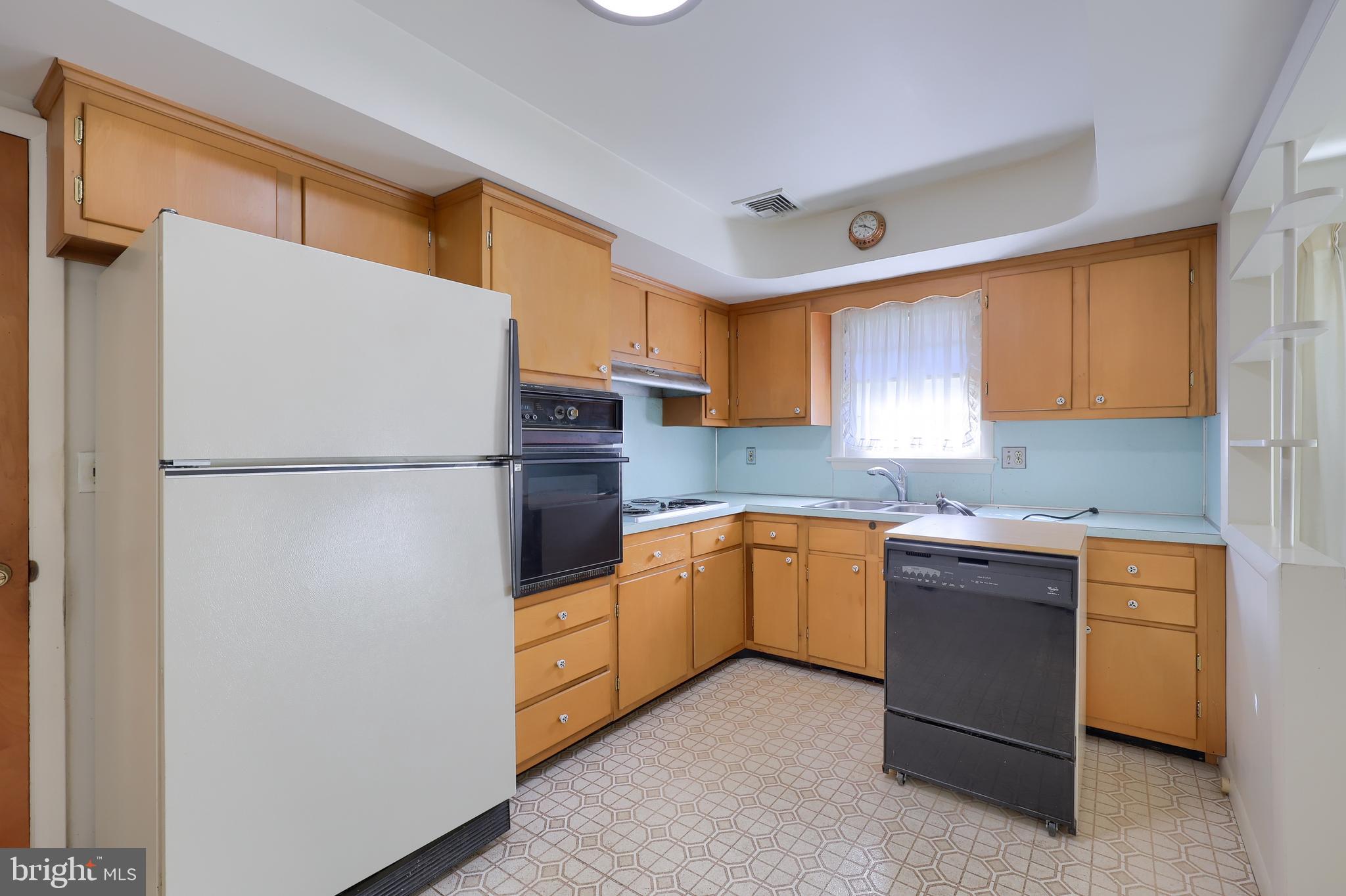 1606 Lambeth Road Lancaster, PA 17601 - Photo 8 of 31