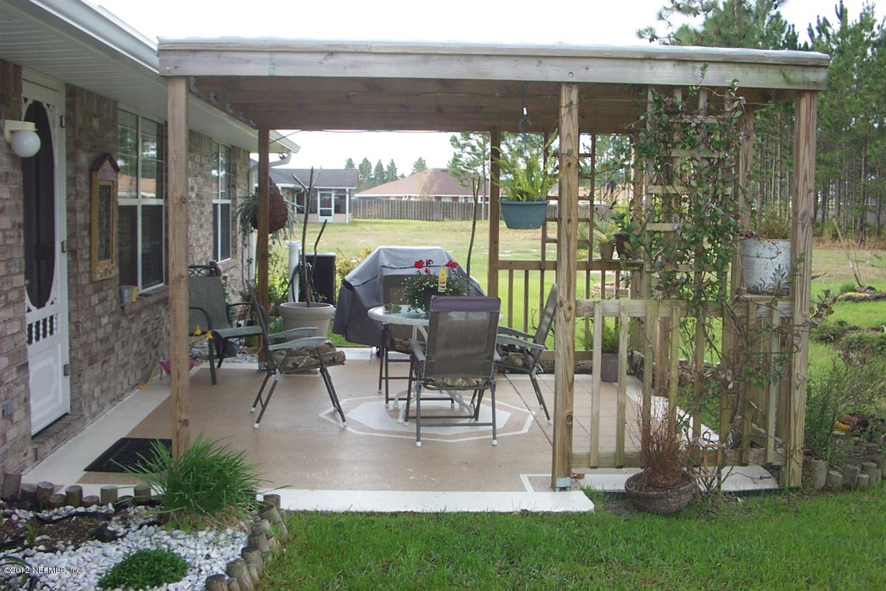 2955 Longleaf Ranch Circle Middleburg, FL 32068 - Photo 18 of 19 2955 Longleaf Ranch Circle Pergola