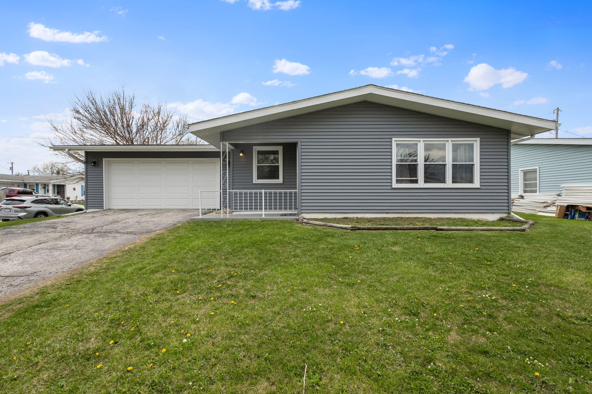 544 Riviera Road Valparaiso, IN 46385 - Photo 1 of 22 2048x1365
