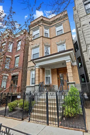 $3,500 | 915 West Newport Avenue, Unit 2, Chicago, IL 60657