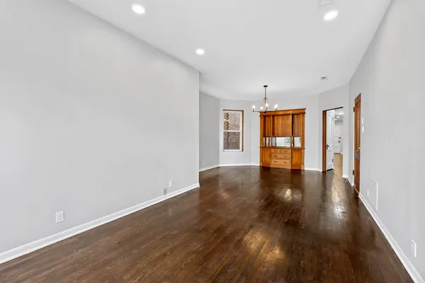 $3,500 | 915 West Newport Avenue, Unit 2, Chicago, IL 60657