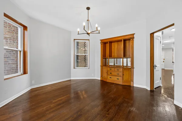 $3,500 | 915 West Newport Avenue, Unit 2, Chicago, IL 60657
