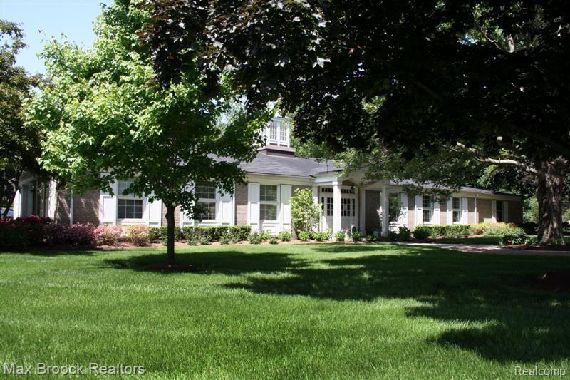 27 Sylvan Avenue Pleasant Ridge, MI 48069 - Photo 25 of 25 City Hall